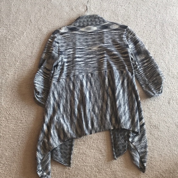 Black and White Open Cardigan - Picture 3 of 3